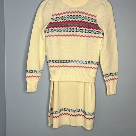 Vintage Avon Fashions Sweater Skirt Set Small - Picture 1 of 15